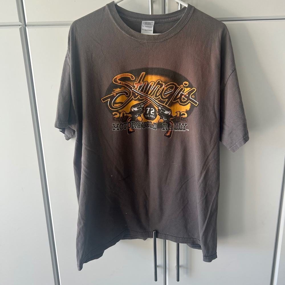 Gildan Sturgis 2012 Motorcycle Rally 72 Years Graphic T-Shirt Mens XL Gray Biker
